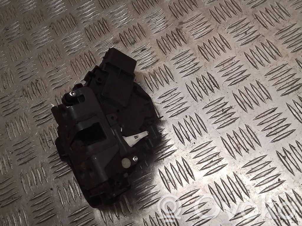 Ford Focus Front door lock 