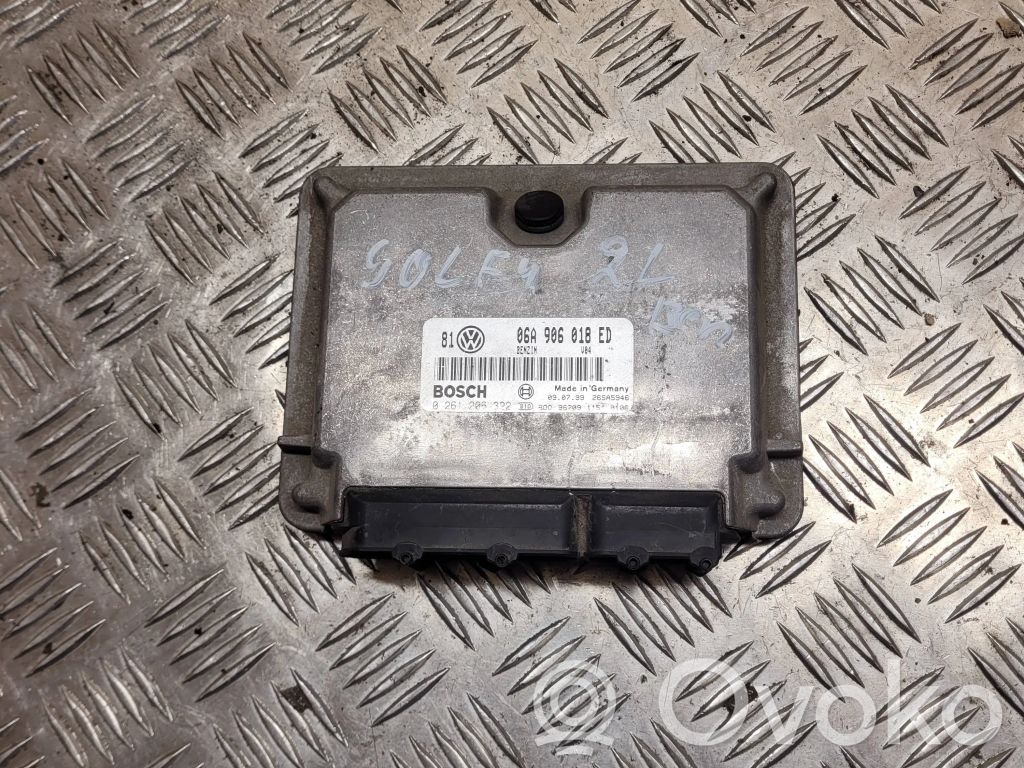 Volkswagen Golf IV Engine control unit/module 