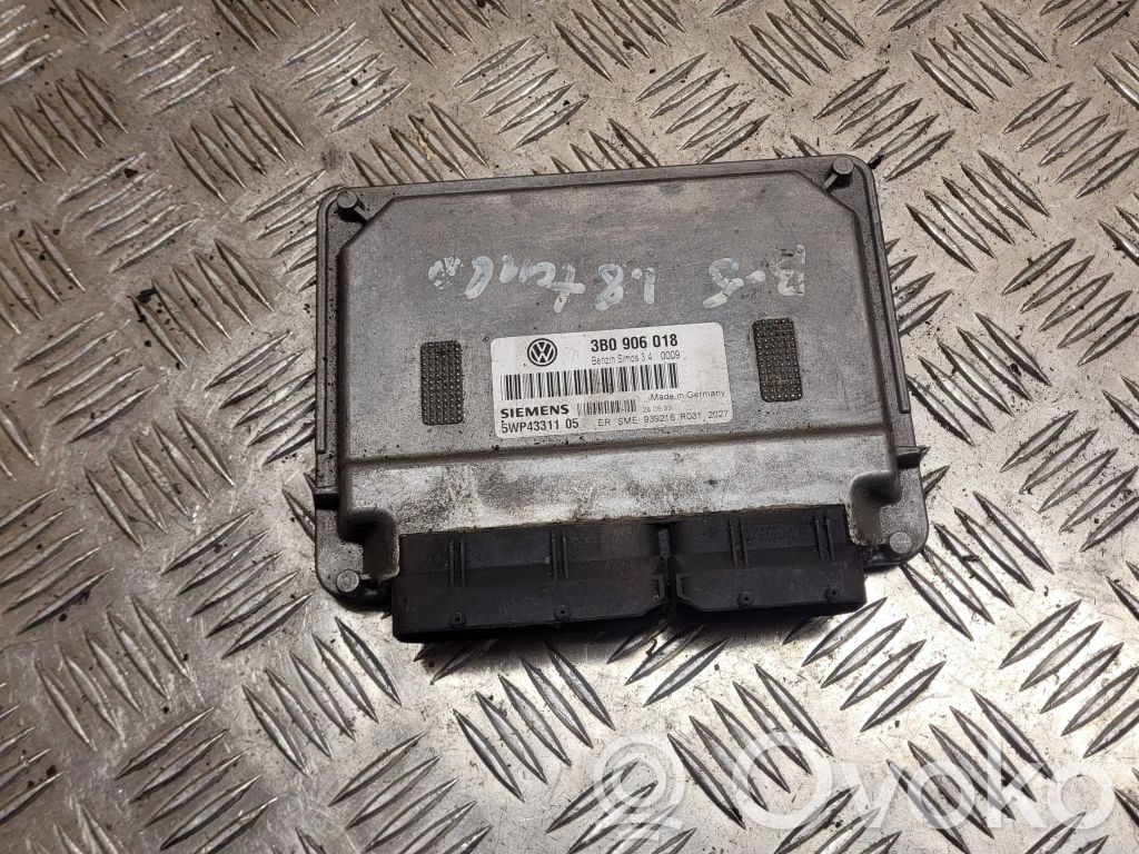 Volkswagen PASSAT B5.5 Engine control unit/module 