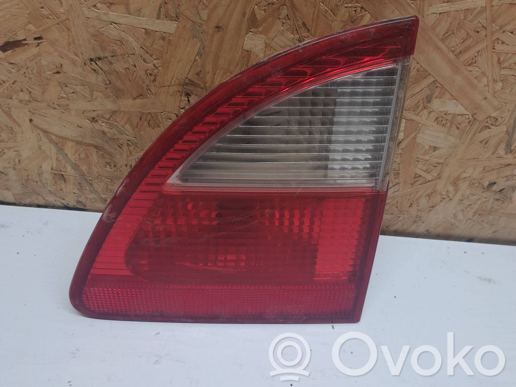Ford Galaxy Aizmugurējais lukturis pārsegā 