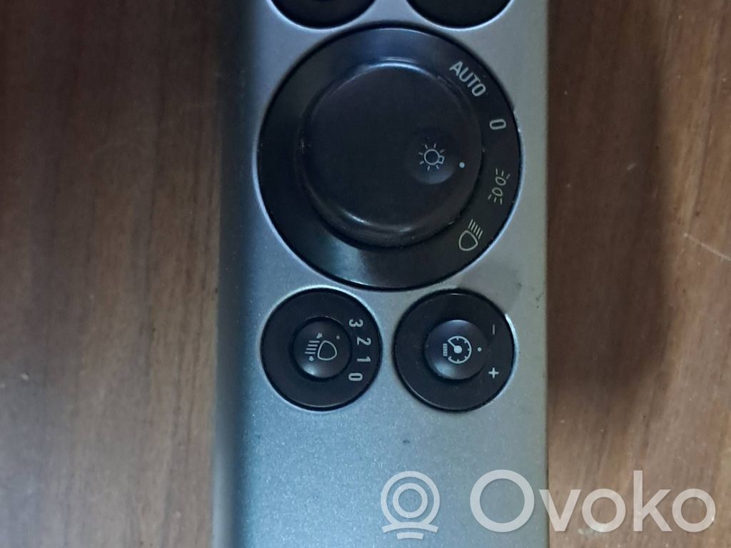Opel Astra H Light switch 