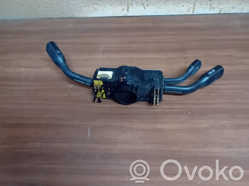 Audi A4 S4 B5 8D Wiper turn signal indicator stalk/switch 