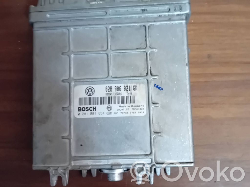 Volkswagen PASSAT B5 Engine control unit/module 