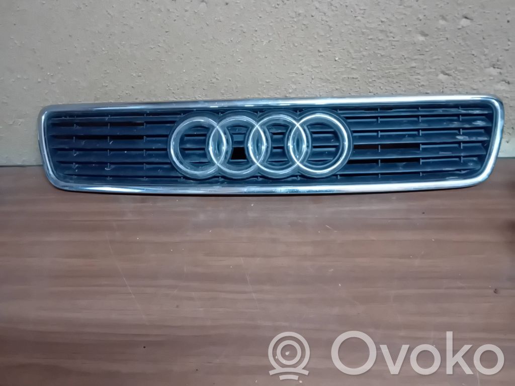 Audi A4 S4 B5 8D Etusäleikkö 