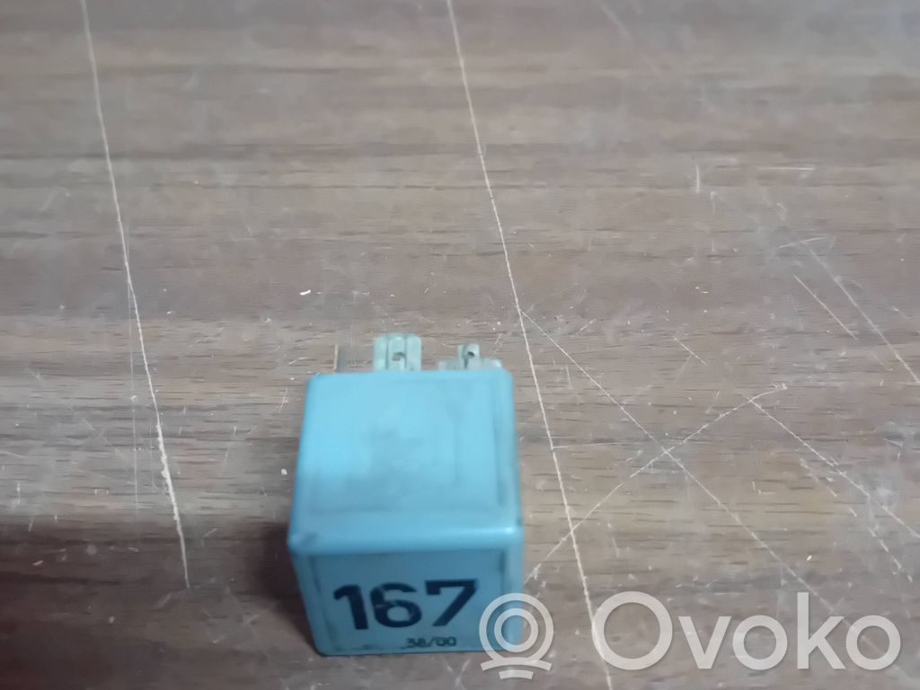 Audi A4 S4 B5 8D Muu rele 