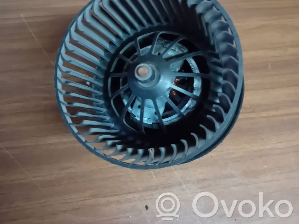 Ford Mondeo MK IV Lämmittimen puhallin 