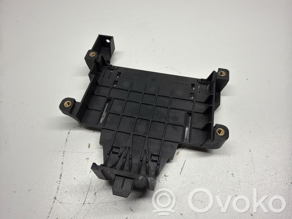 Volvo XC60 Autres pièces compartiment moteur 