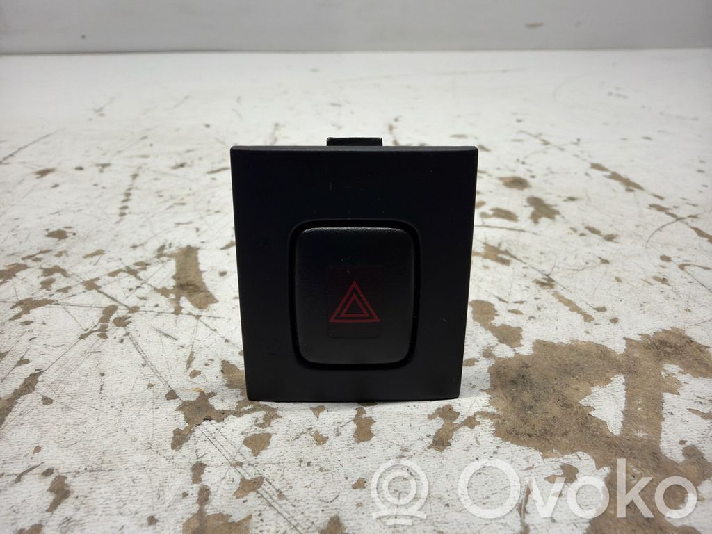 Volvo XC70 Hazard light switch 