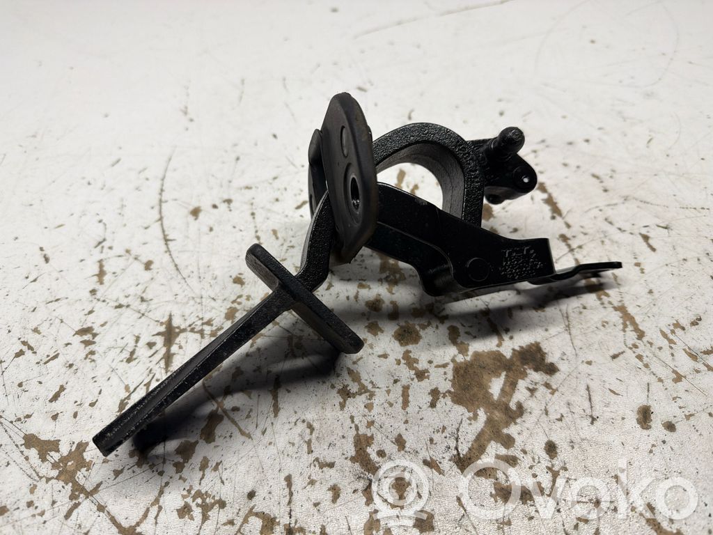 Volvo XC70 Tailgate/trunk/boot hinge 