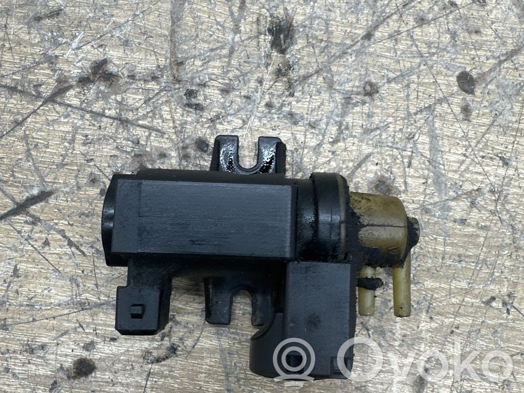 BMW 7 F01 F02 F03 F04 Zawór podciśnienia / Elektrozawór turbiny 