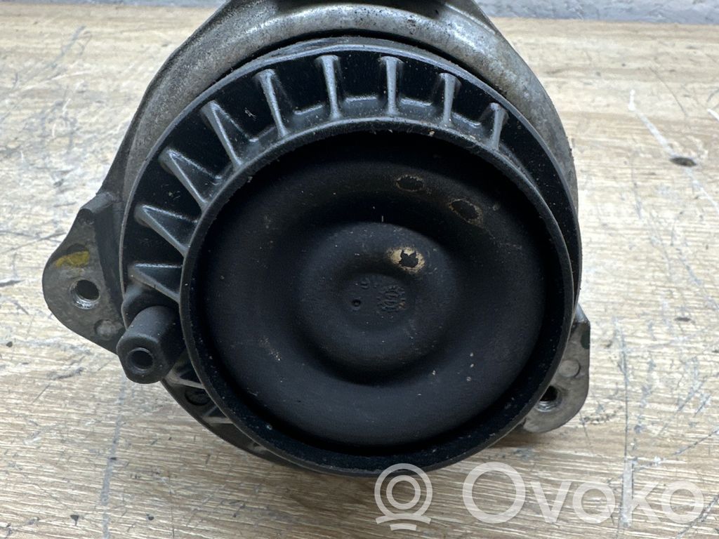 BMW 7 F01 F02 F03 F04 Engine mount bracket 