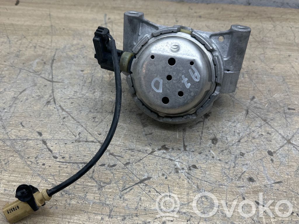 Audi A7 S7 4G Engine mount bracket 