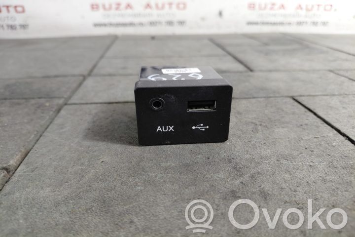 USB-pistokeliitin