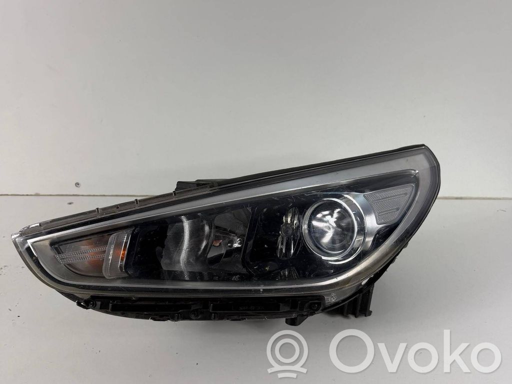 Hyundai i30 Priekšējais lukturis 