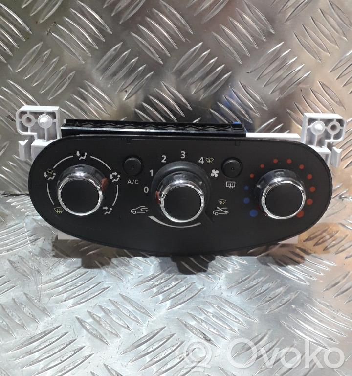 Dacia Duster Climate control unit 