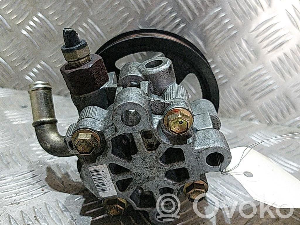 Toyota Corolla Verso E121 Ohjaustehostimen pumppu 