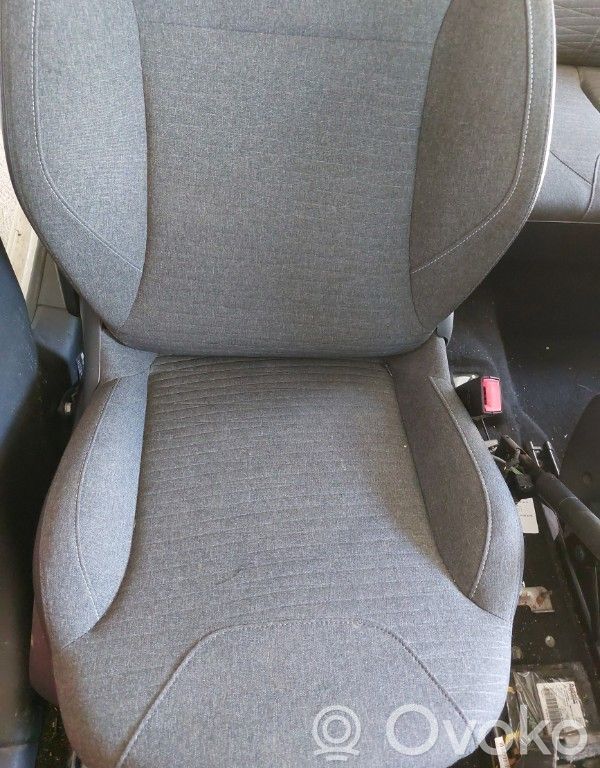 Citroen C3 Etumatkustajan istuin 