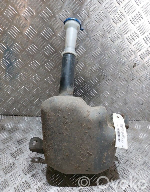 Tuulilasinpesimen nestesäiliö   643176