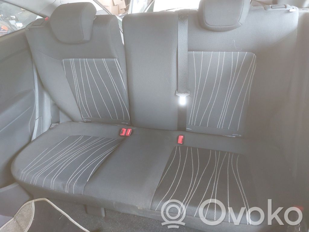 Opel Corsa D Takaistuin 