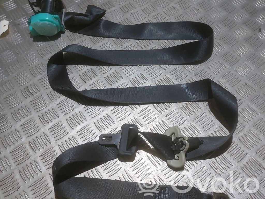 Cinturón trasero   88845BH05A