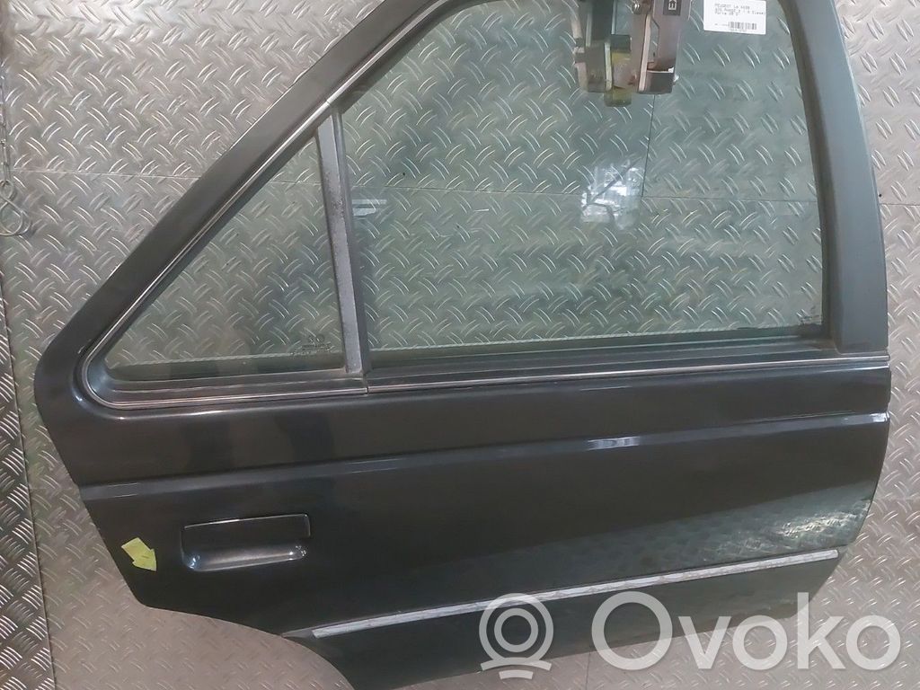 Peugeot 405 Puerta trasera 