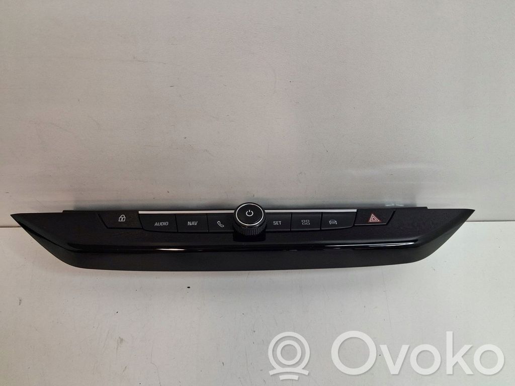 Opel Mokka Central console control unit 