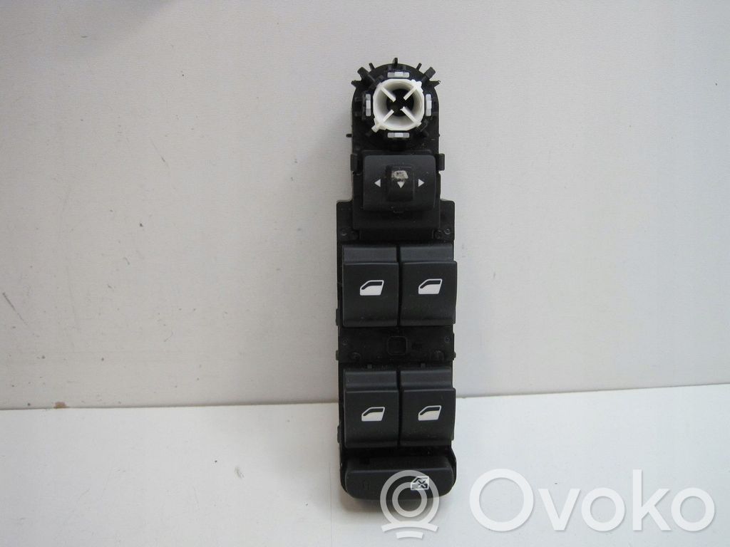 Peugeot Partner III Central console control unit 