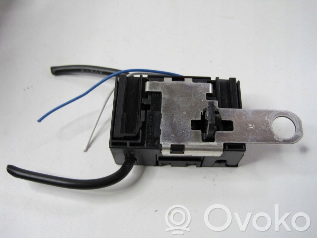 Audio system kit   8281748G50
