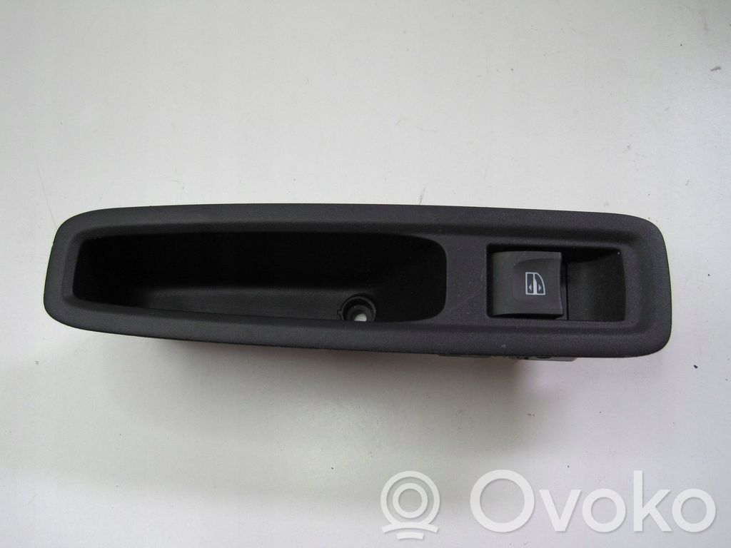 Dacia Sandero Central console control unit 