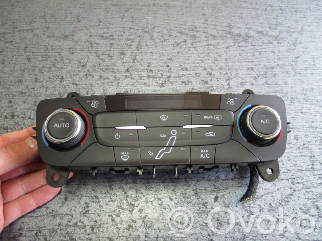 Central console control unit   F1ET18C612AE