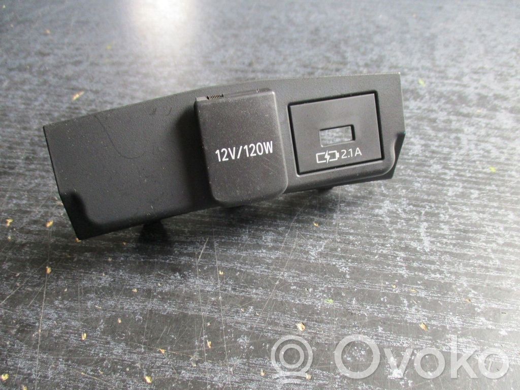 Toyota Hilux (N140, N150, N160, N170) Central console control unit 