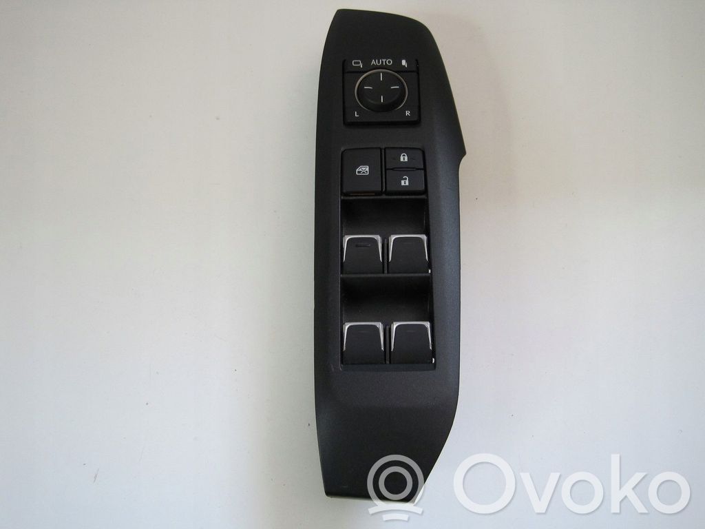 Lexus NX Central console control unit 