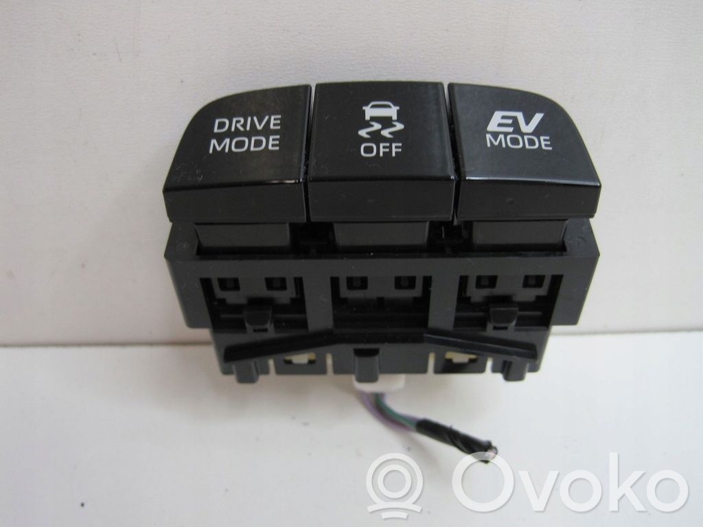 Toyota Hilux (N140, N150, N160, N170) Central console control unit 