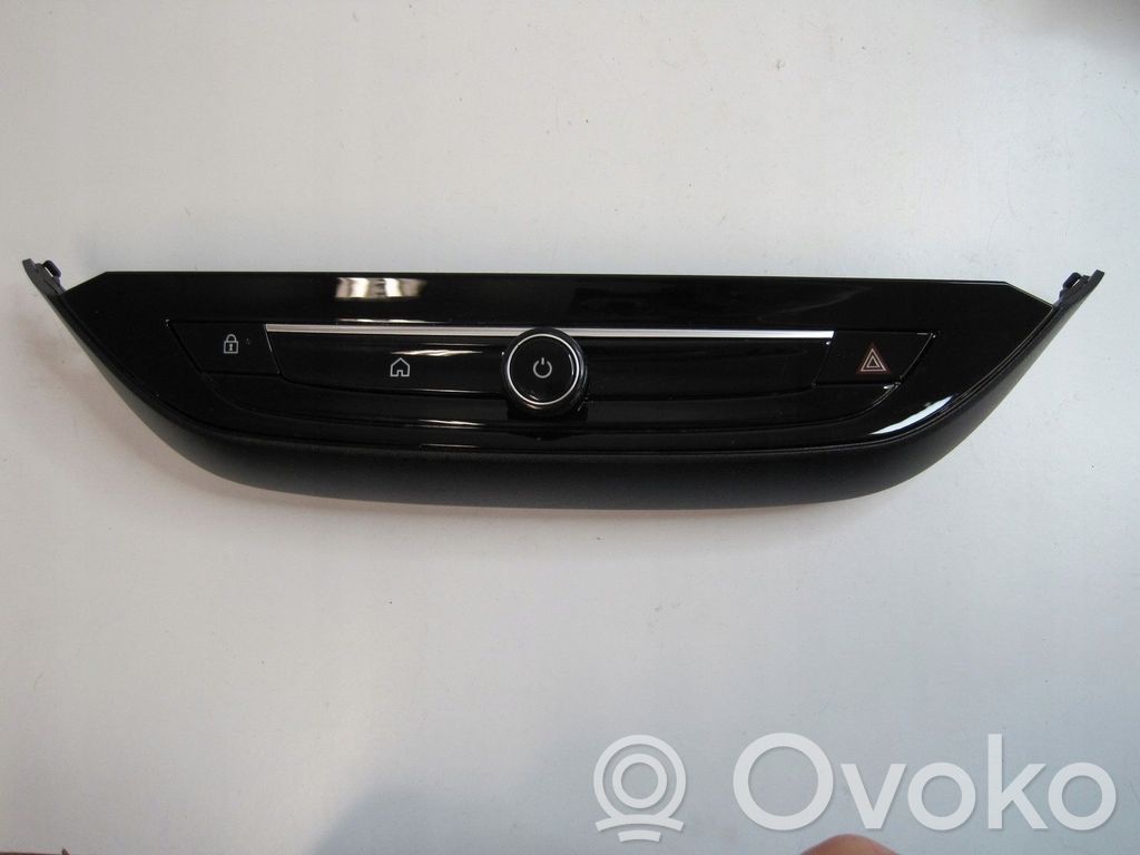 Opel Corsa F Unidad de control de la consola central 