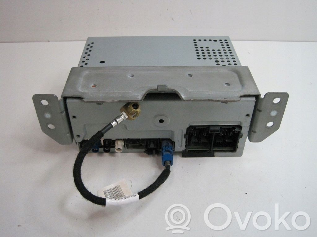 Stacja multimedialna GPS / CD / DVD   L1BT18D804HC