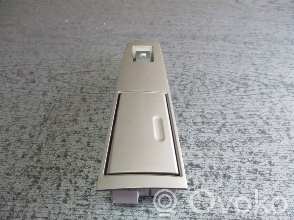 BMW 2 Active Tourer U06 Kita variklio skyriaus detalė 