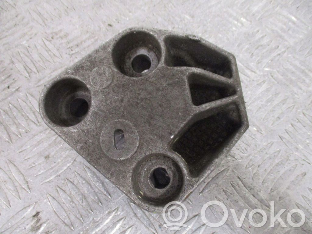 Renault Clio III Engine mount bracket 