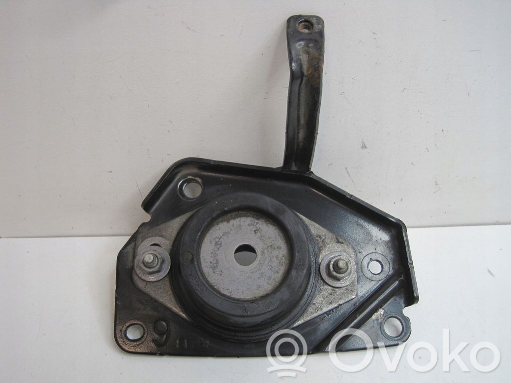 Citroen DS5 Gearbox mounting bracket 
