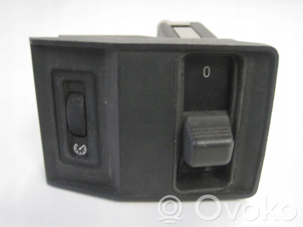 BMW 5 E34 Central console control unit 