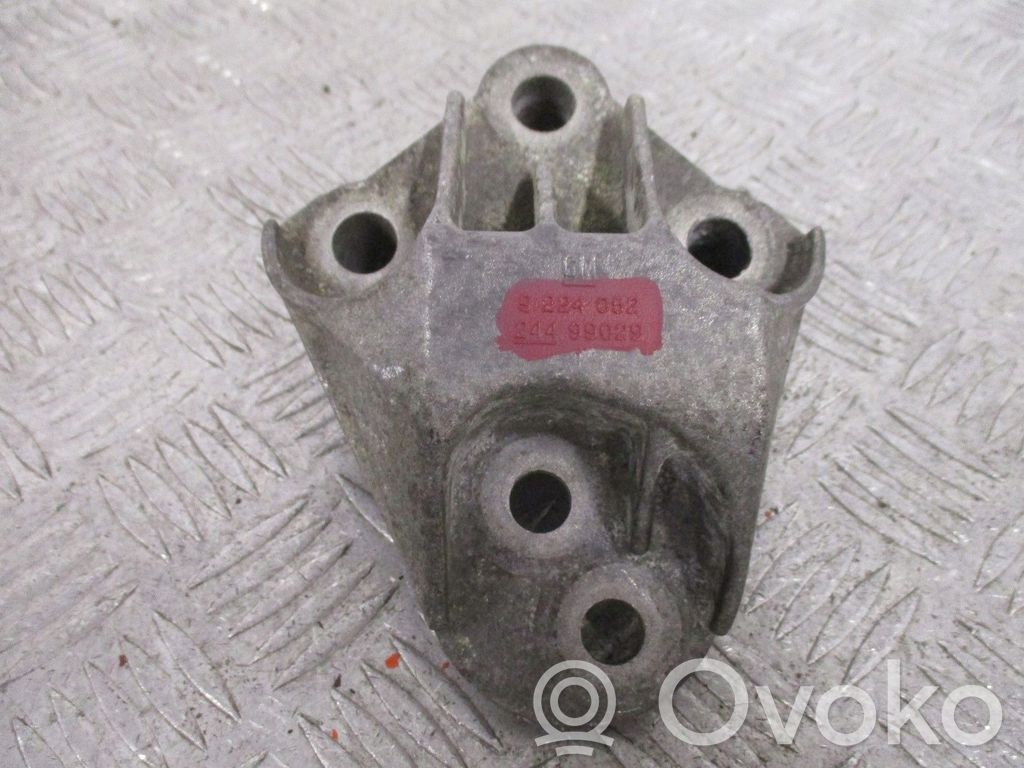 Opel Vectra B Engine mount bracket 