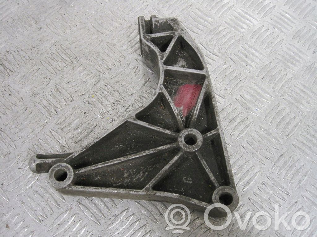 Opel Astra G Engine mount bracket 