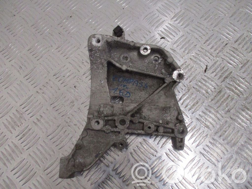 Jeep Compass Engine mount bracket 
