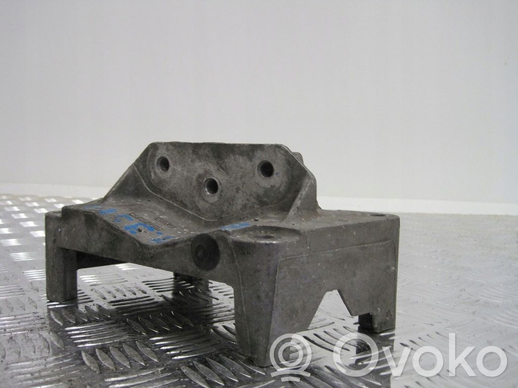 Fiat 500 Cinquecento Engine mount bracket 