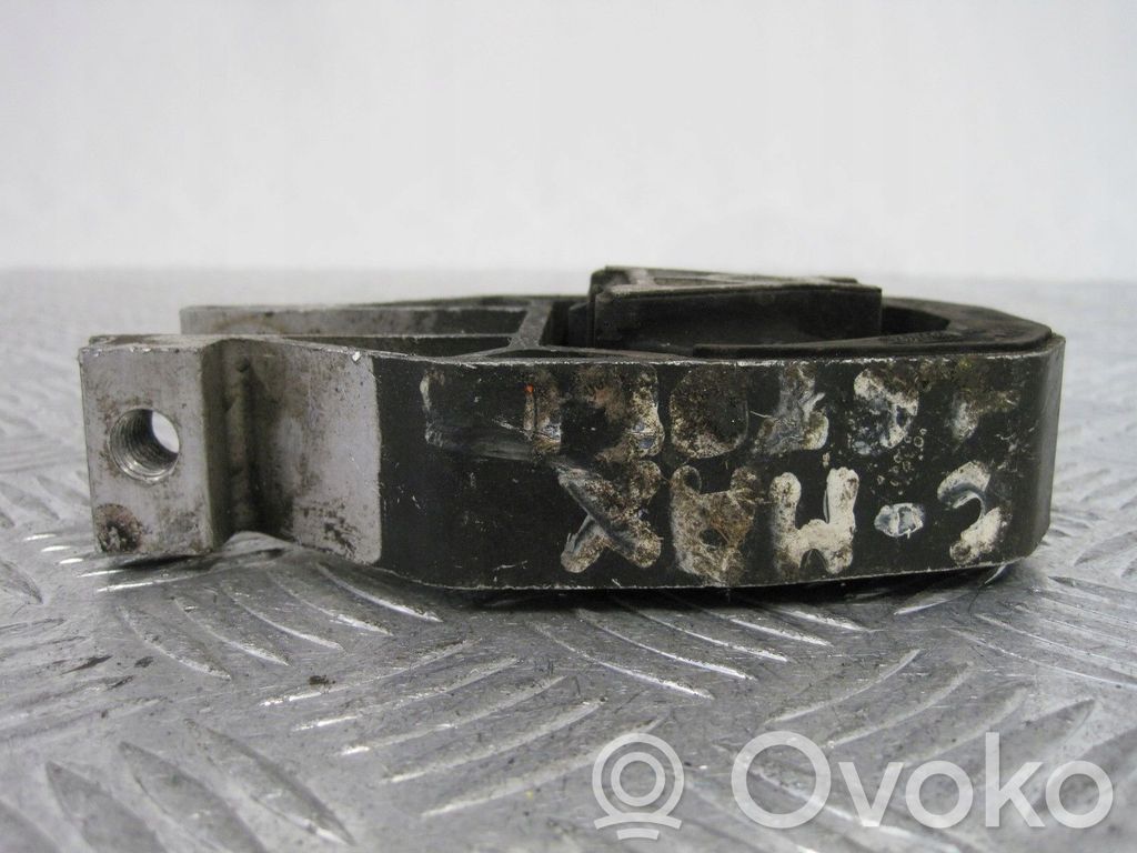 Ford Focus Engine mount vacuum valve 