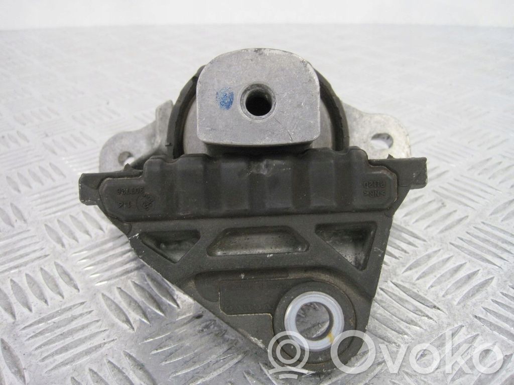 Volvo XC60 Engine mount vacuum valve 