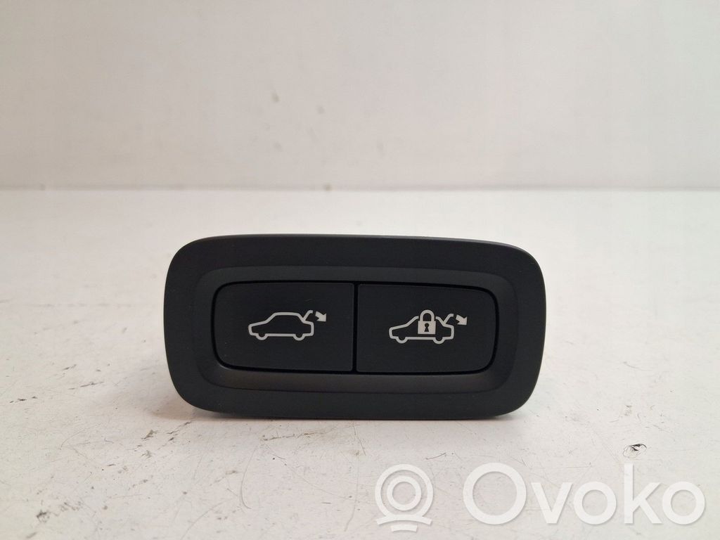 Volvo XC90 Central console control unit 