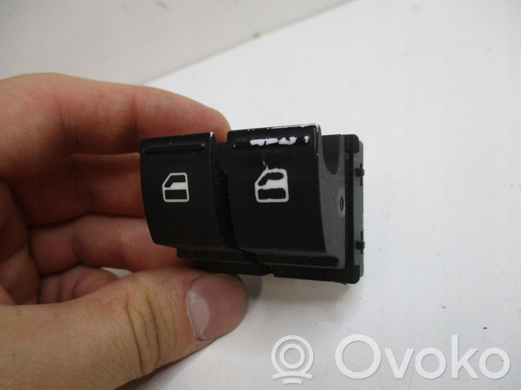 Skoda Rapid (120G, 130G, 135G) Central console control unit 