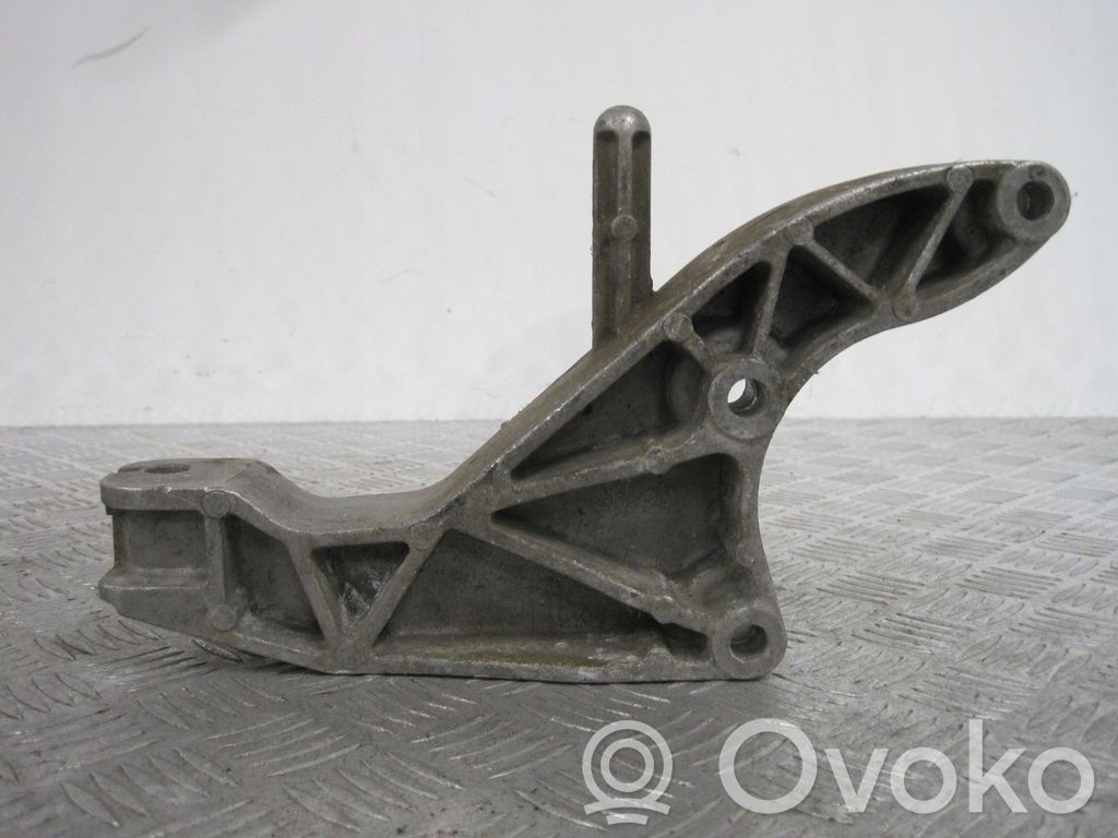 Opel Meriva B Gearbox mounting bracket 