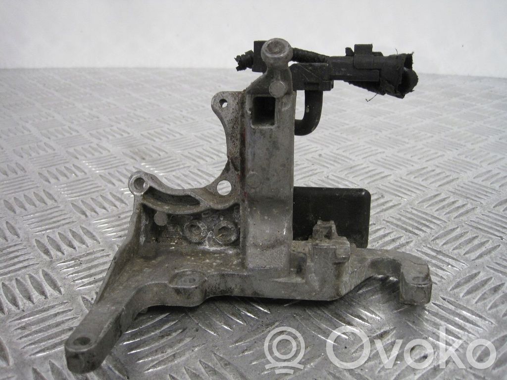Ford Fiesta Front door coupe exterior handle/bracket 