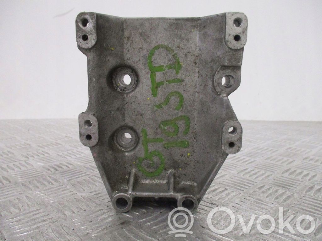 Engine mount bracket   60630739